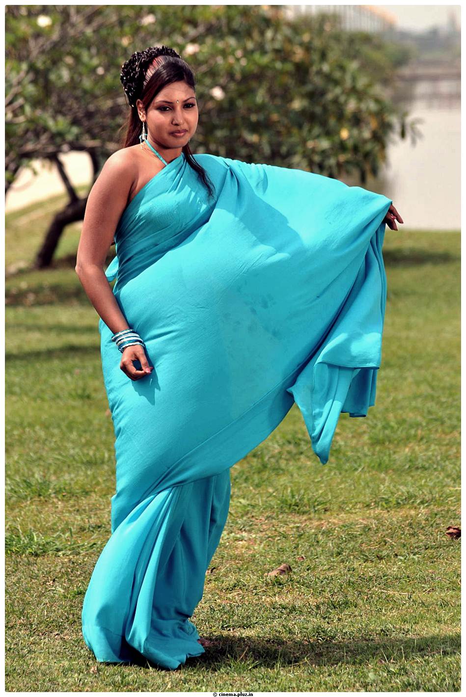 Komal Jha Latest Hot Saree Photos | Picture 522718