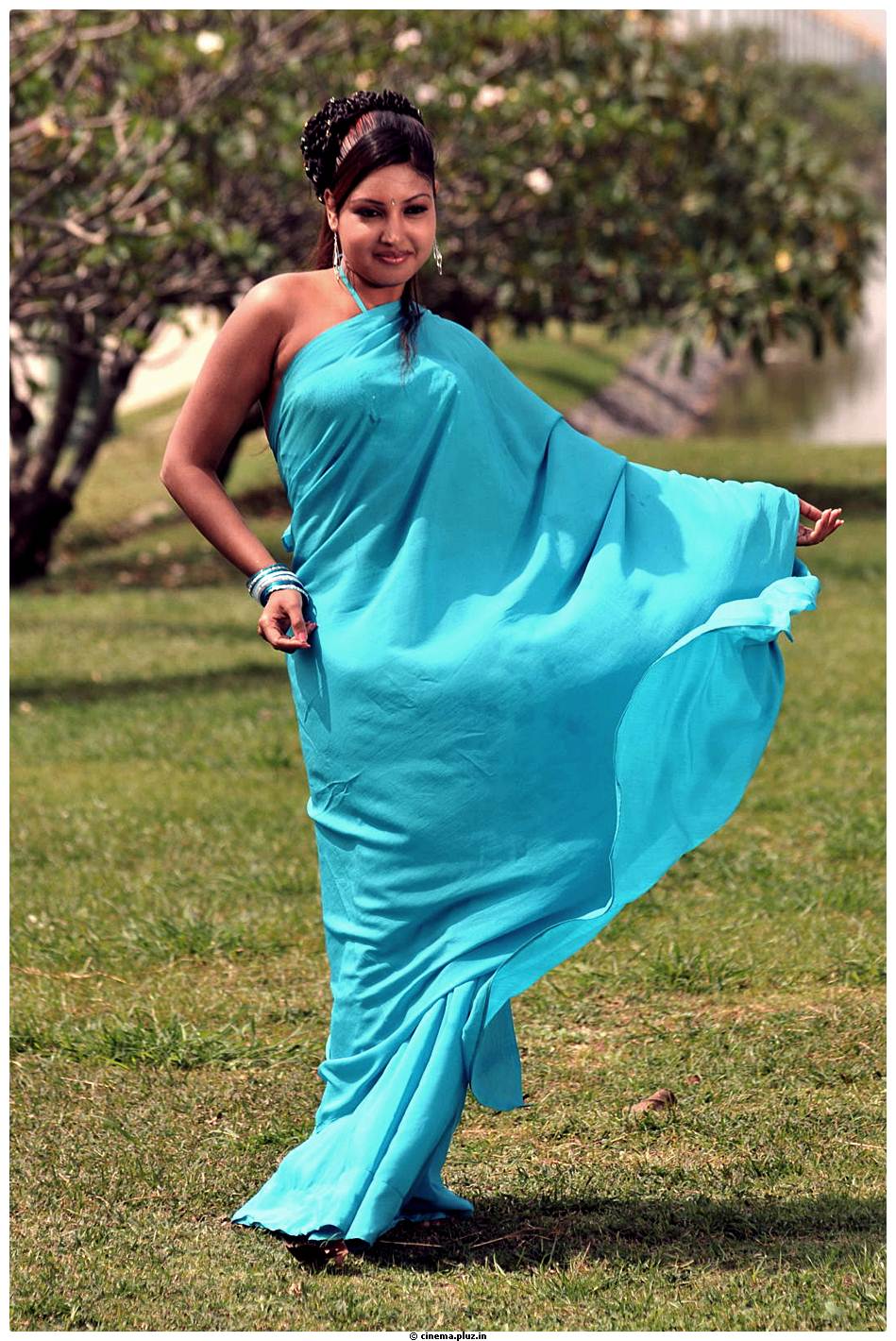 Komal Jha Latest Hot Saree Photos | Picture 522724