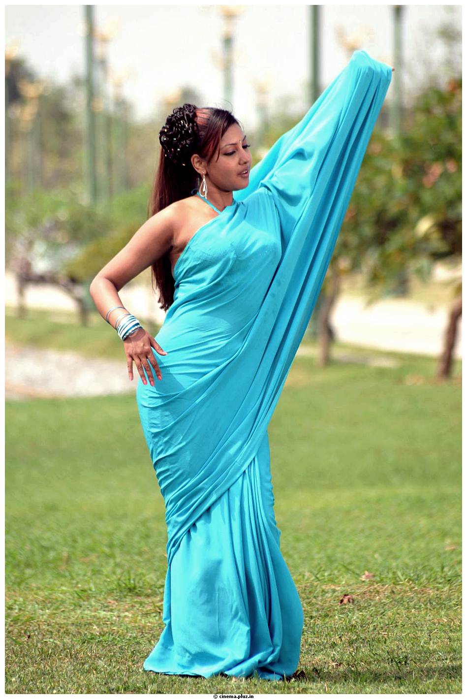 Komal Jha Latest Hot Saree Photos | Picture 522726