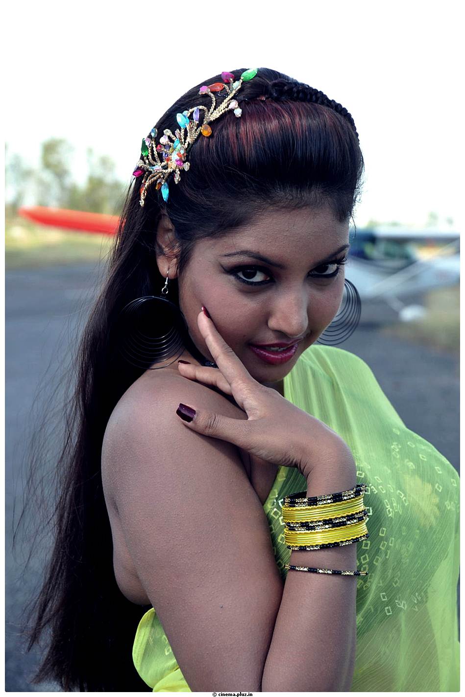 Komal Jha Latest Hot Saree Photos | Picture 522739