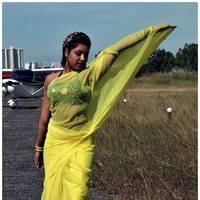 Komal Jha Latest Hot Saree Photos | Picture 522671
