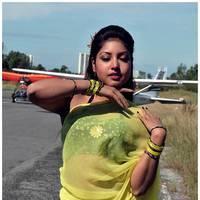 Komal Jha Latest Hot Saree Photos | Picture 522715