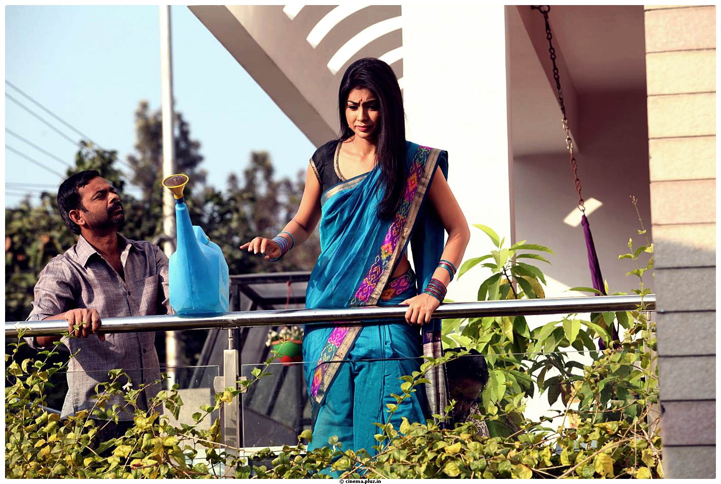 Shriya Cute Saree Images | Picture 522971