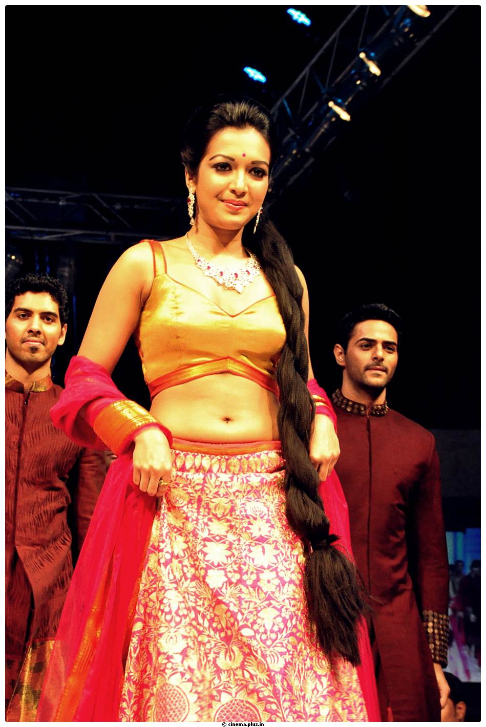 Catherine Tresa Ramp Walk At Hyderabad Fashion Week Photos | Picture 523110
