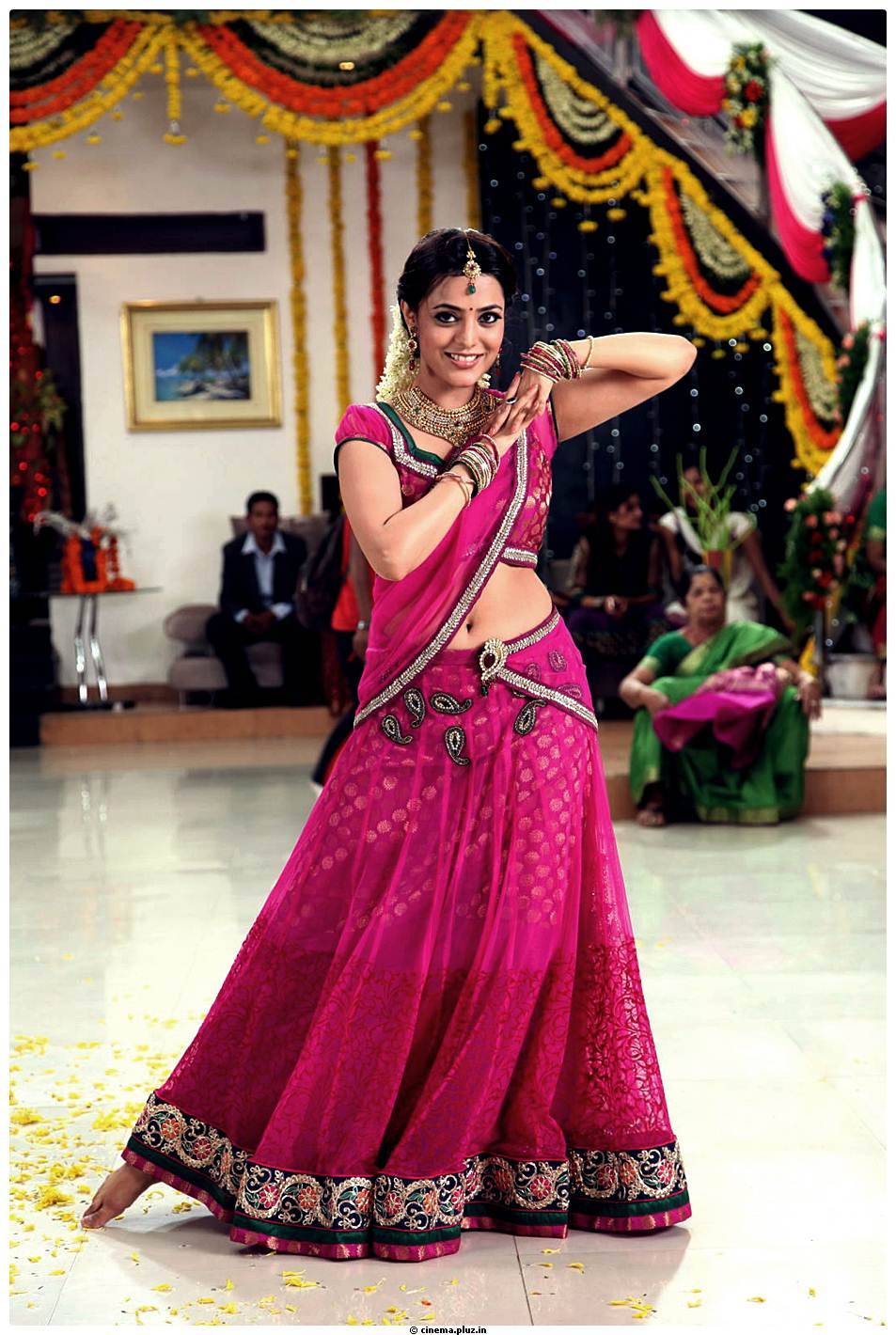 Nisha Agarwal - Saradaga Ammayitho Movie Shooting Spot Stills | Picture 473708