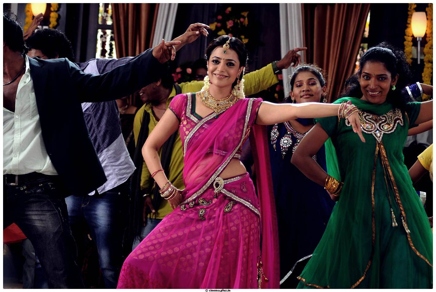 Nisha Agarwal - Saradaga Ammayitho Movie Shooting Spot Stills | Picture 473716