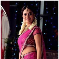 Nisha Agarwal - Saradaga Ammayitho Movie Shooting Spot Stills