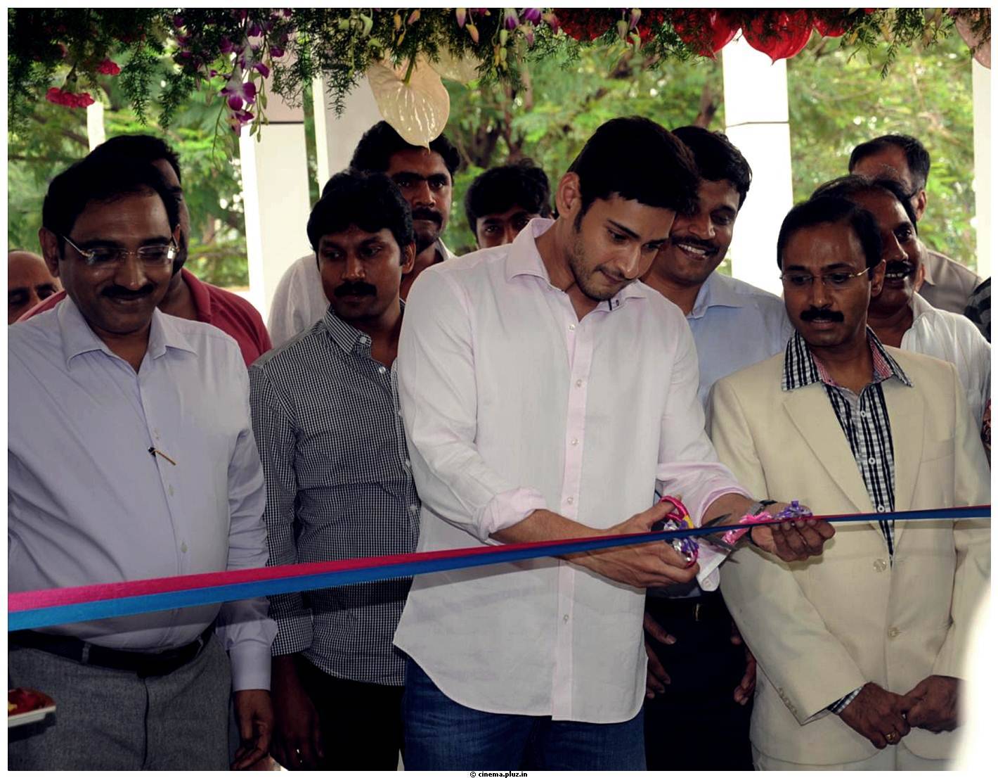 Mahesh Babu Launches Rainbow Hospital in Vijayawada Pictures | Picture 474480