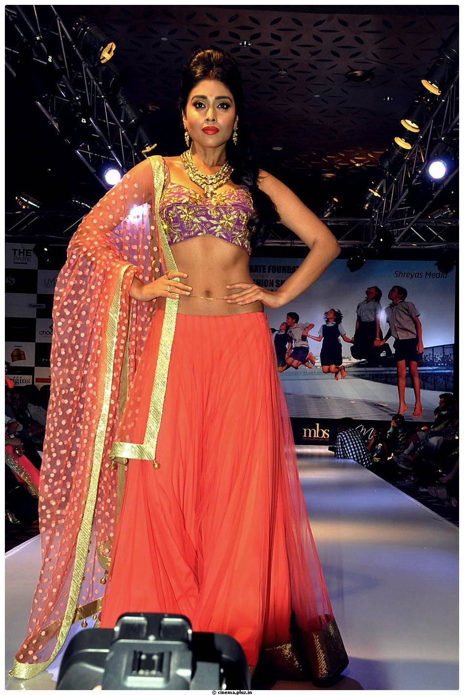 Shriya Saran - Passionate Foundation Fashion Show Photos | Picture 476579