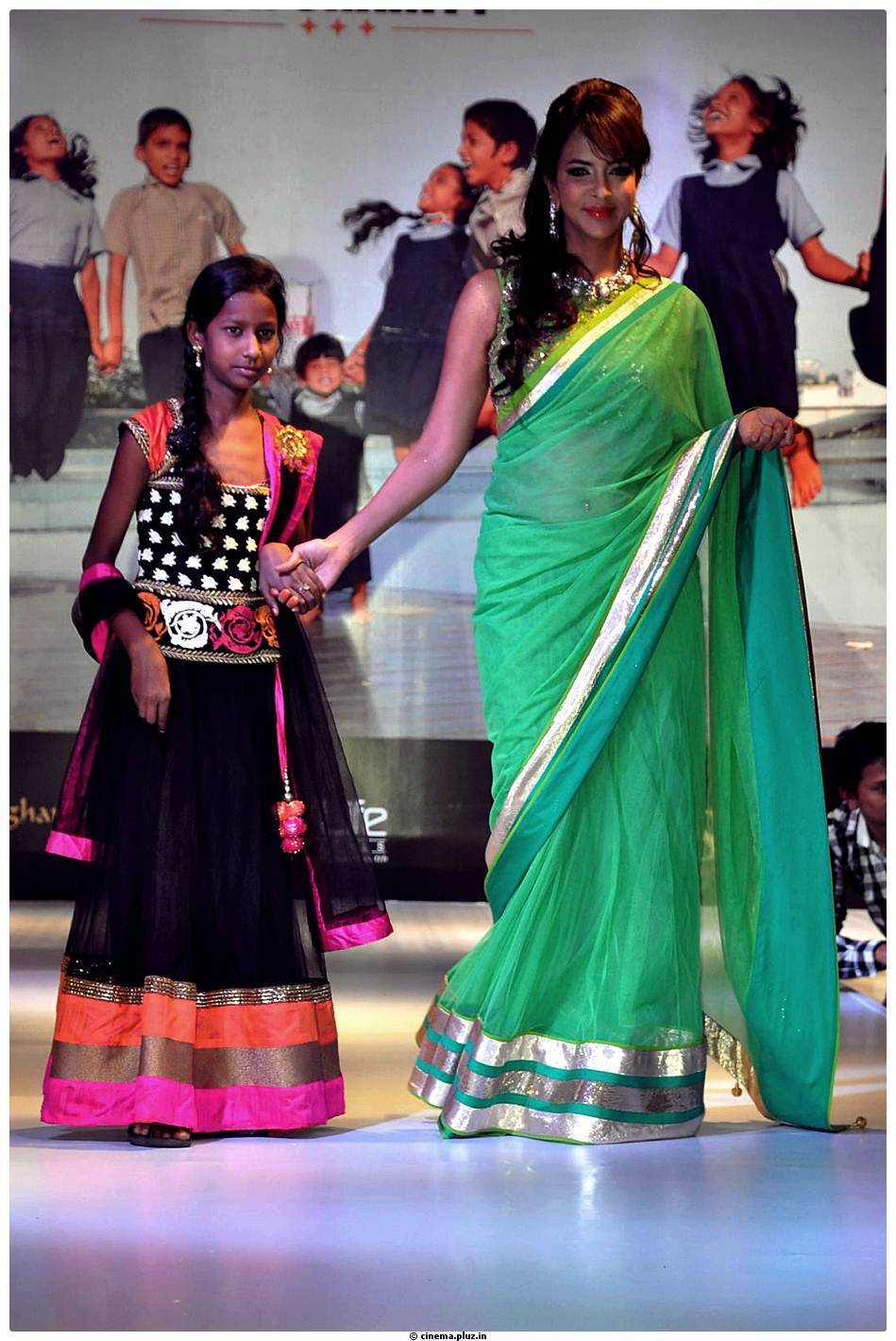 Lakshmi Manchu - Passionate Foundation Fashion Show Photos | Picture 476587