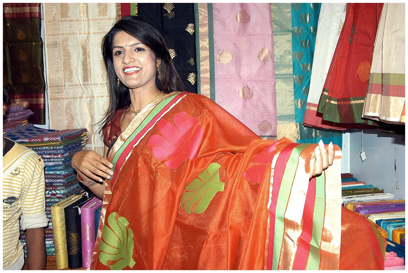 Ritu Varma - National Silk and Cotton Expo Inaugurated by Ritu Varma Photos | Picture 483888