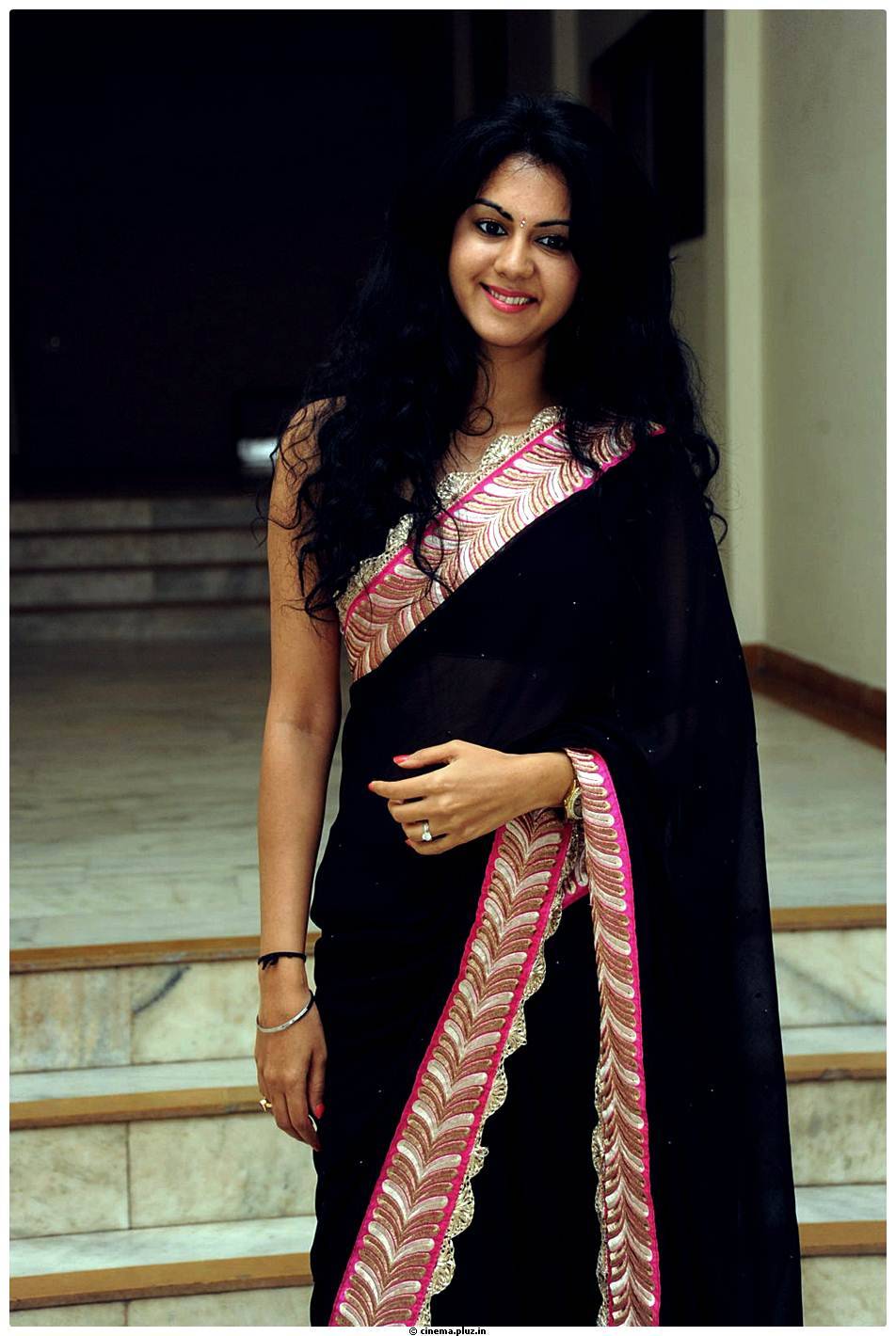 Kamna Jetmalani Hot Saree Photos at Band Balu Audio Launch | Picture 490650