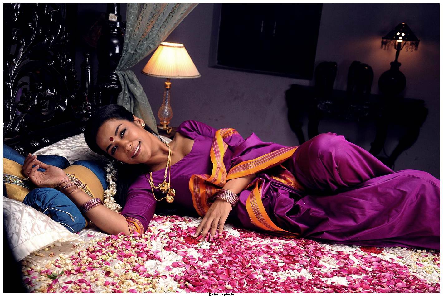 Mumaith Khan Latest Hot Saree Photos | Picture 492131