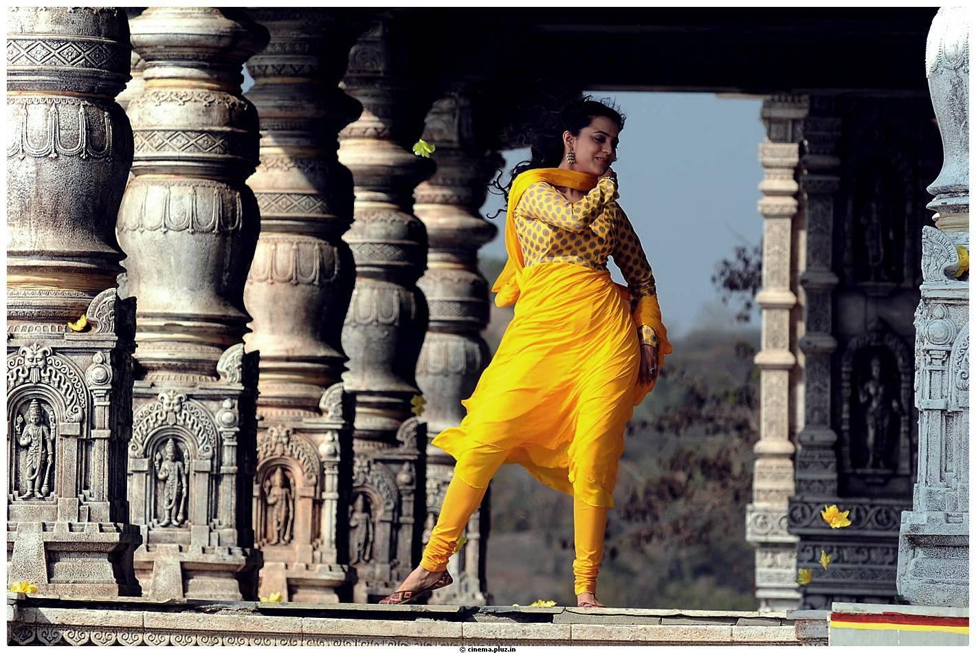 Nisha Agarwal Latest Stills in Saradaga Ammaitho Movie | Picture 493406