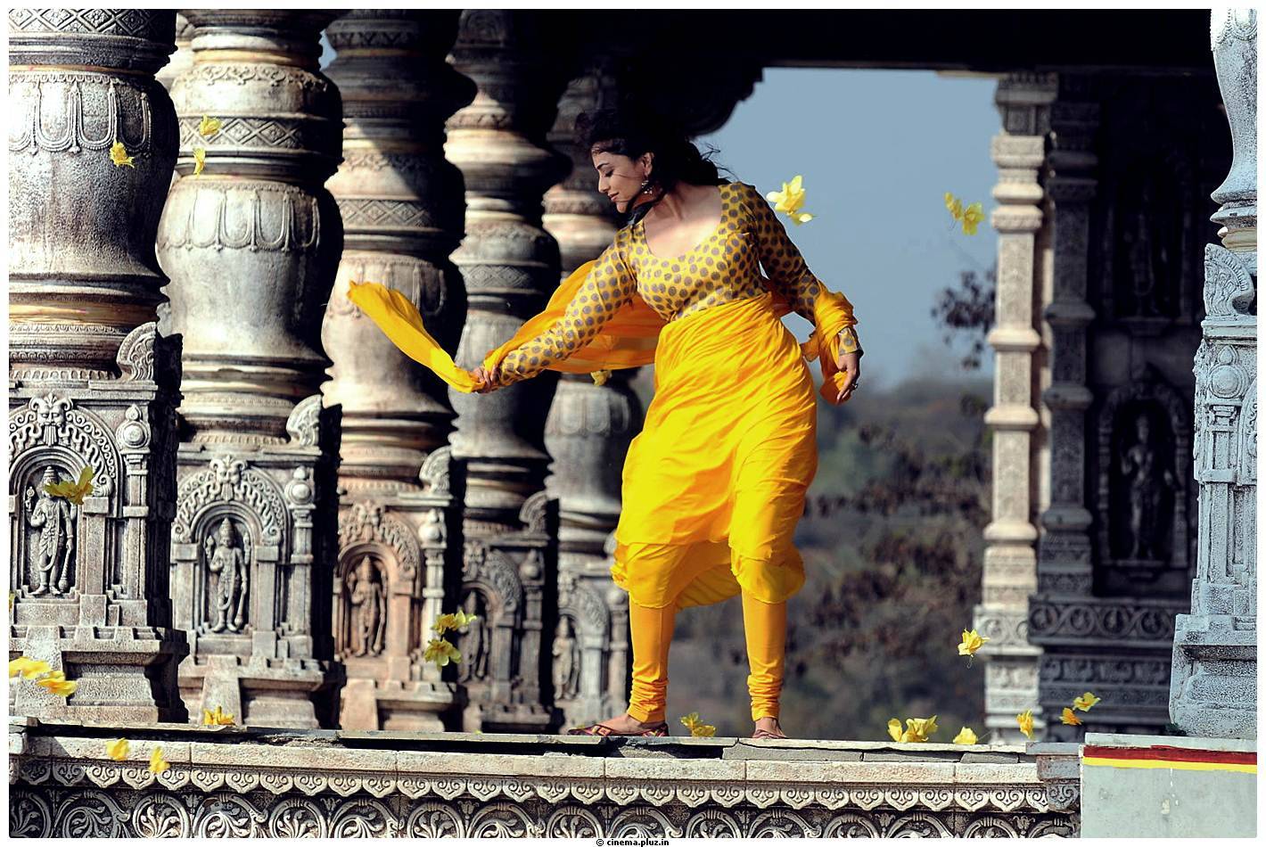 Nisha Agarwal Latest Stills in Saradaga Ammaitho Movie | Picture 493409
