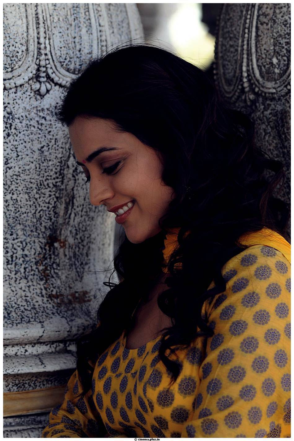 Nisha Agarwal Latest Stills in Saradaga Ammaitho Movie | Picture 493766
