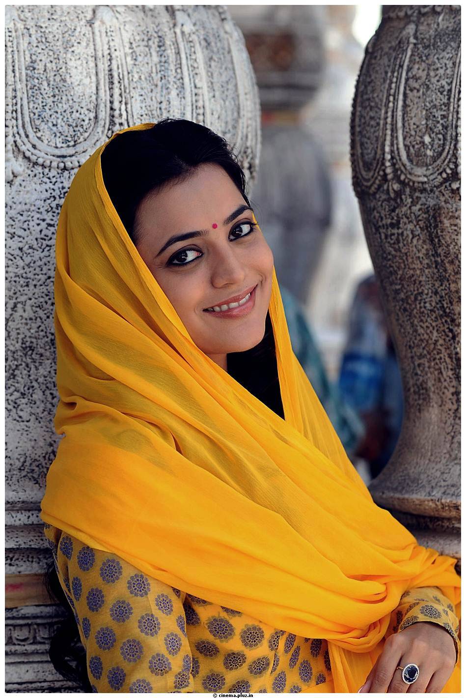 Nisha Agarwal Latest Stills in Saradaga Ammaitho Movie | Picture 493786