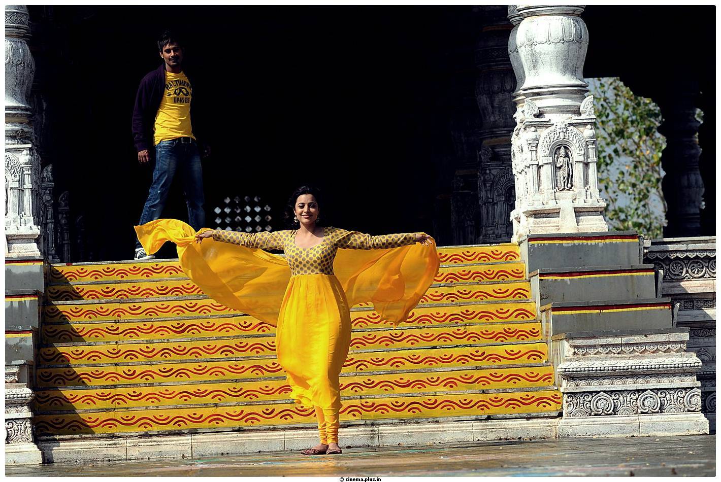 Nisha Agarwal Latest Stills in Saradaga Ammaitho Movie | Picture 493585