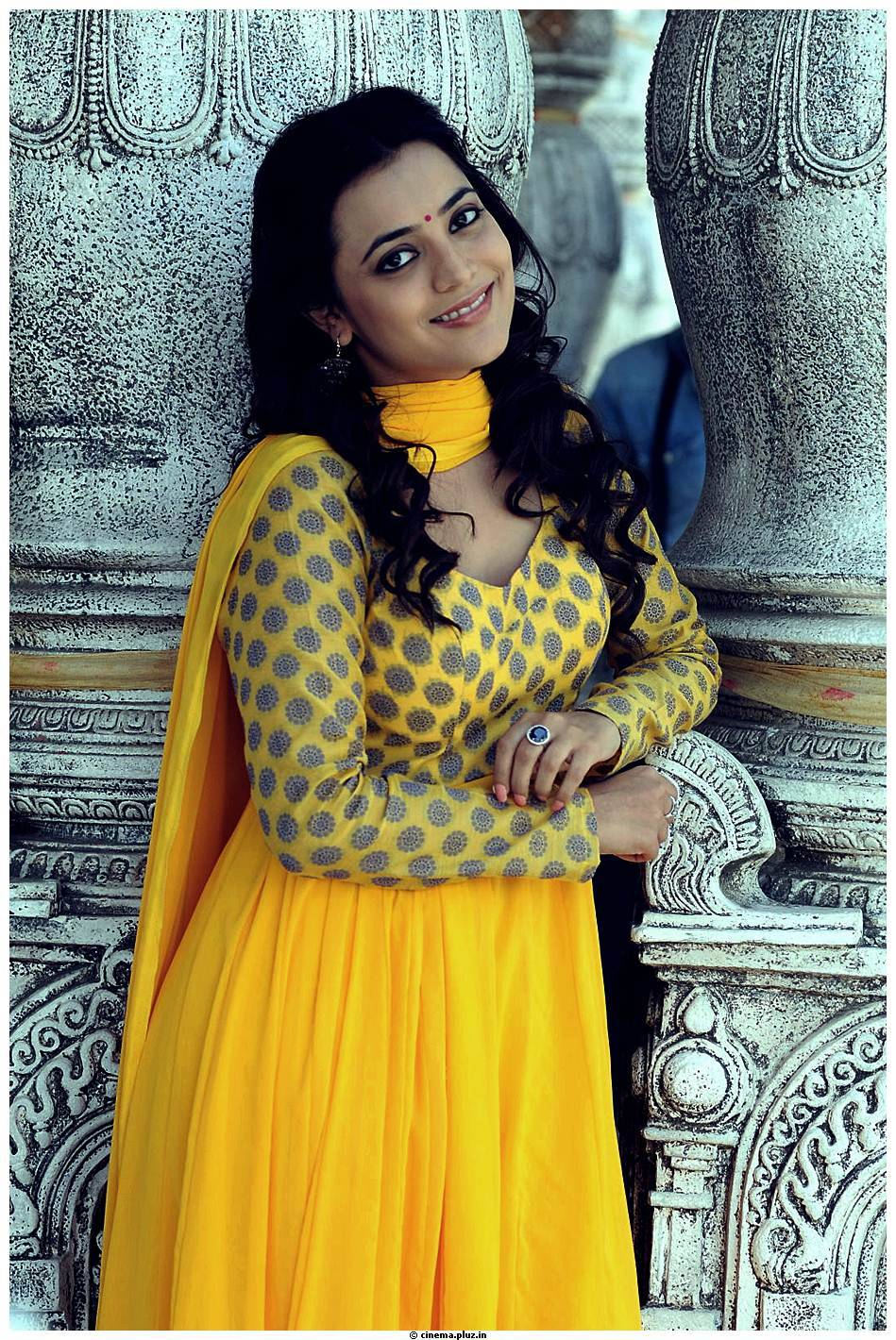 Nisha Agarwal Latest Stills in Saradaga Ammaitho Movie | Picture 493794