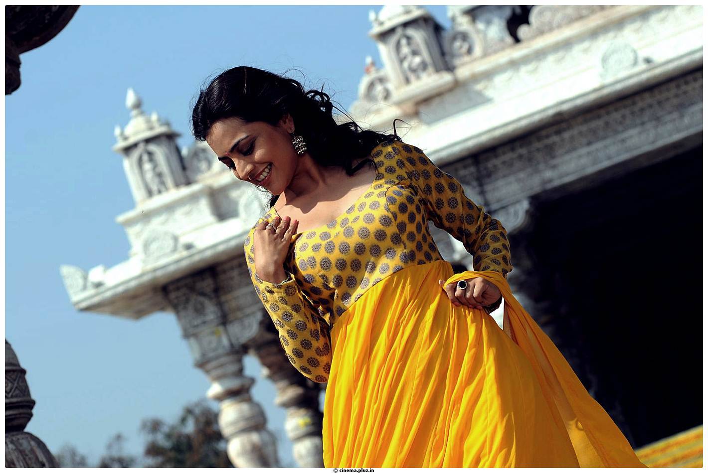 Nisha Agarwal Latest Stills in Saradaga Ammaitho Movie | Picture 493795