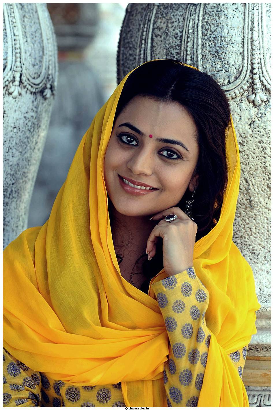 Nisha Agarwal Latest Stills in Saradaga Ammaitho Movie | Picture 493810