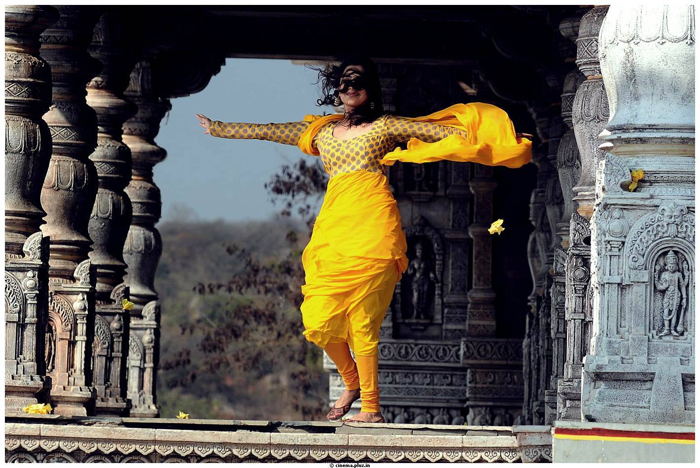Nisha Agarwal Latest Stills in Saradaga Ammaitho Movie | Picture 493608