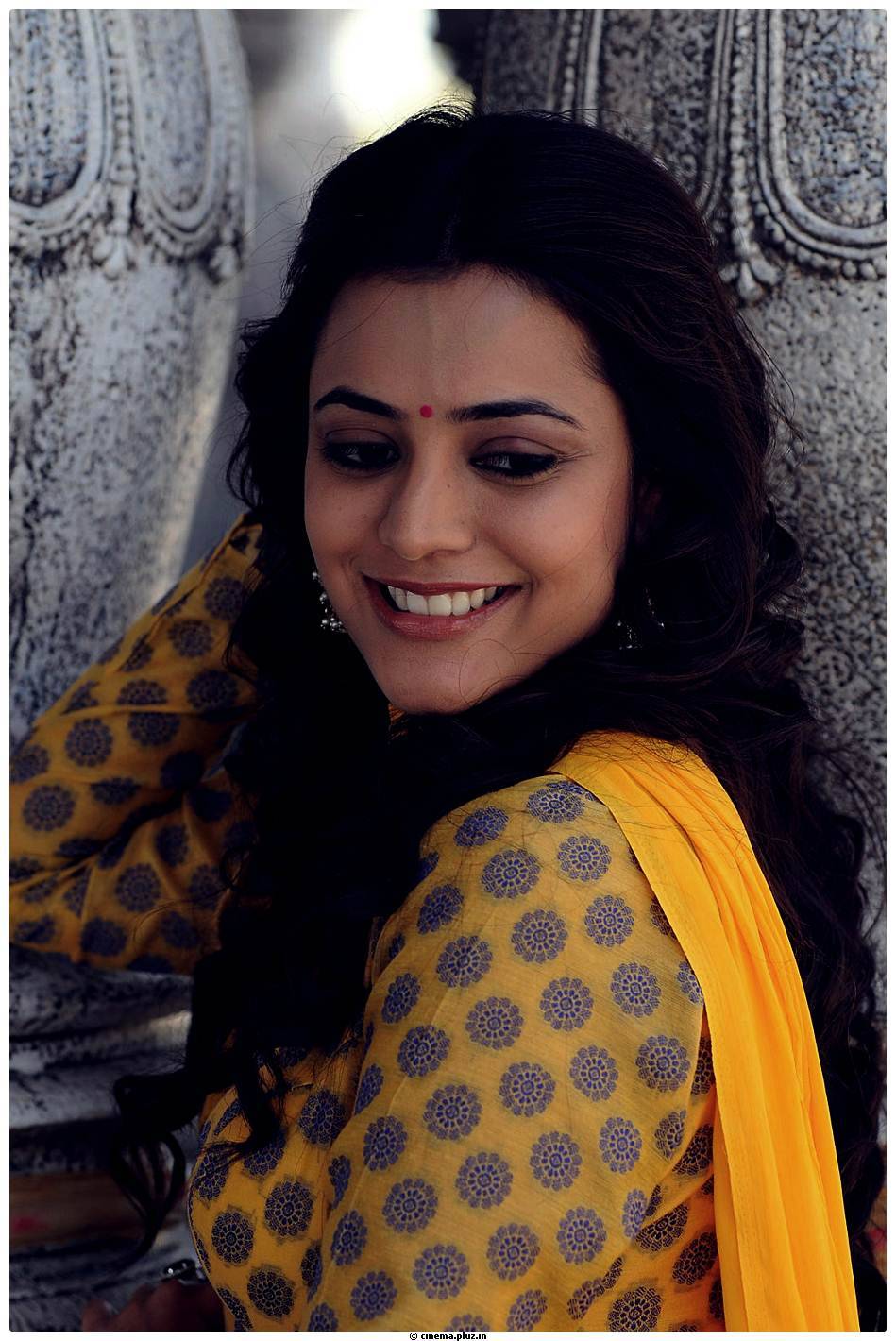 Nisha Agarwal Latest Stills in Saradaga Ammaitho Movie | Picture 493814
