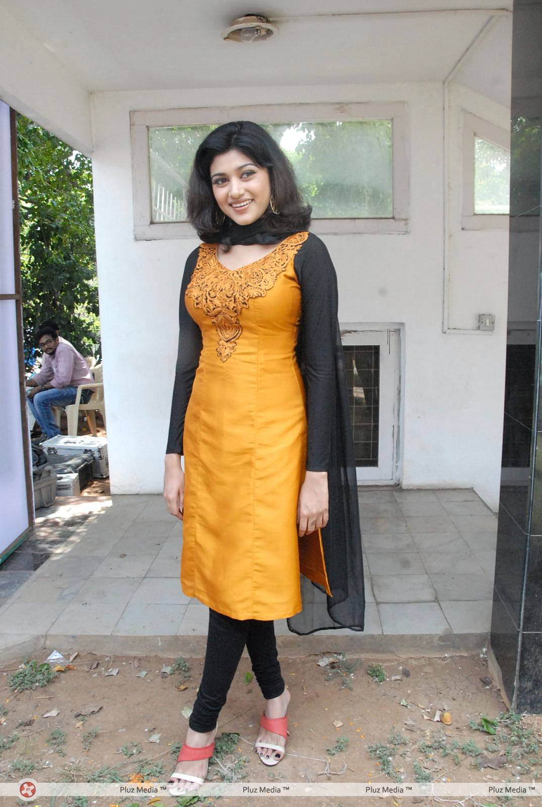 Oviya Helen at H Productions New Movie Launch Photos | Picture 452314