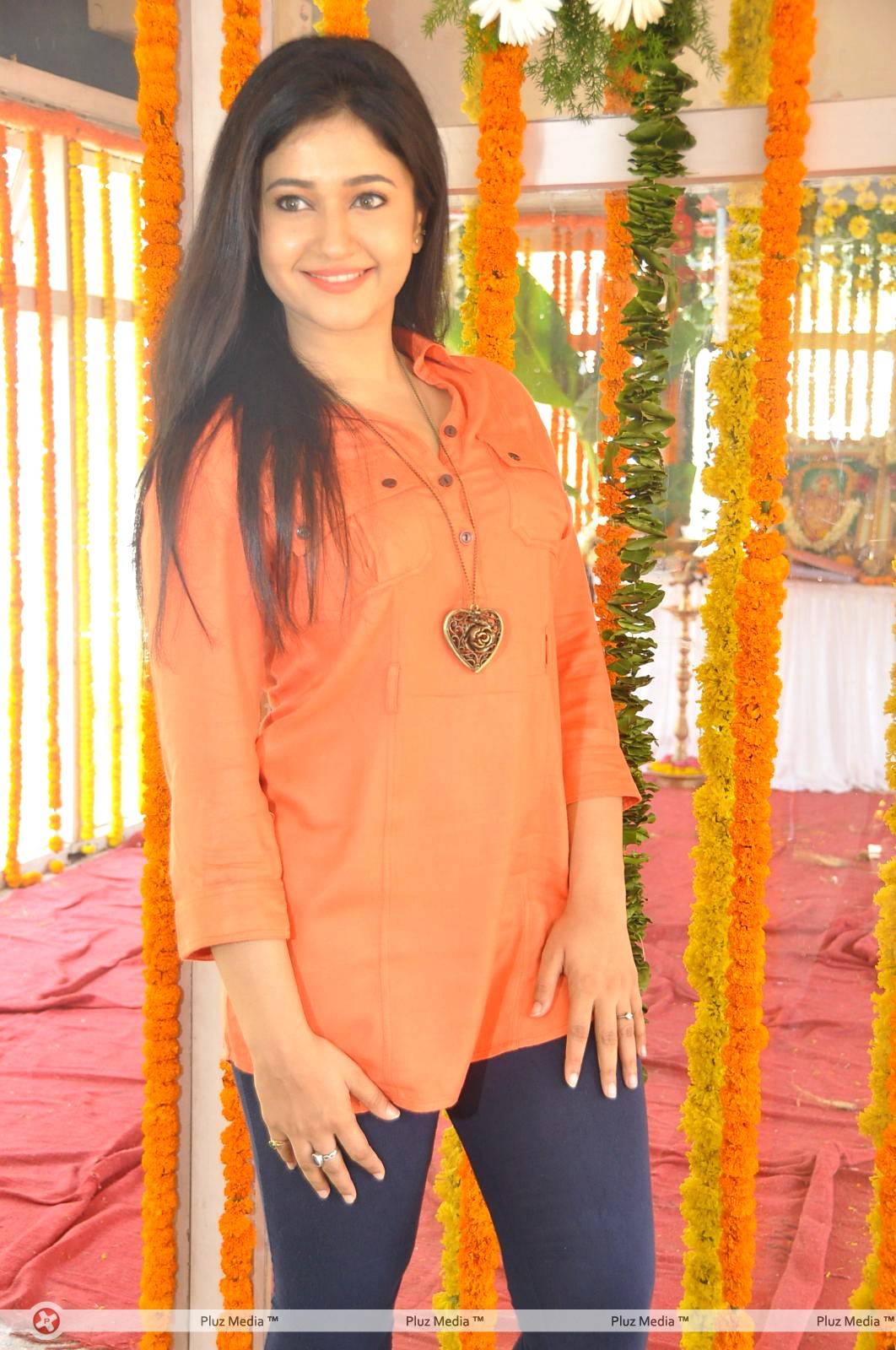 Poonam Bajwa at H Productions New Movie Launch Photos | Picture 452451