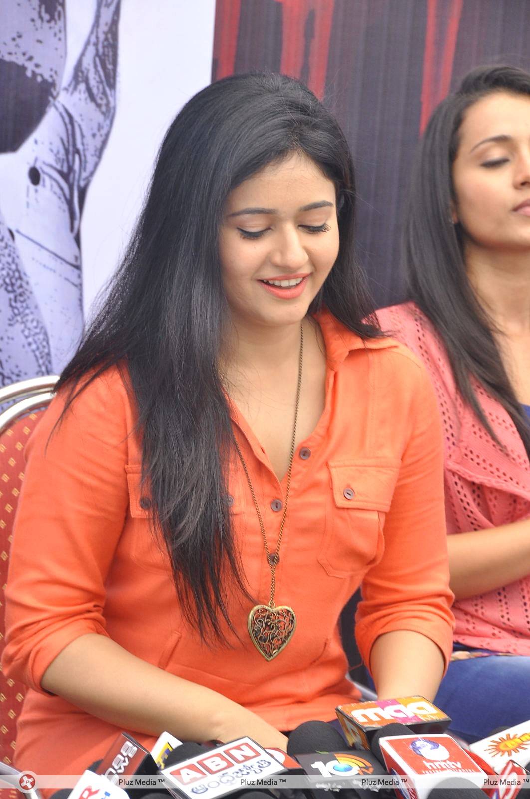 Poonam Bajwa at H Productions New Movie Launch Photos | Picture 452452