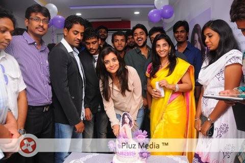 Nisha Agarwal Launch Naturals New Branch 225th in Vizag at MVP Colony Pictures | Picture 454522