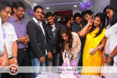 Nisha Agarwal Launch Naturals New Branch 225th in Vizag at MVP Colony Pictures | Picture 454529
