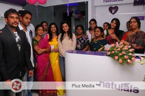 Nisha Agarwal Launch Naturals New Branch 225th in Vizag at MVP Colony Pictures | Picture 454537