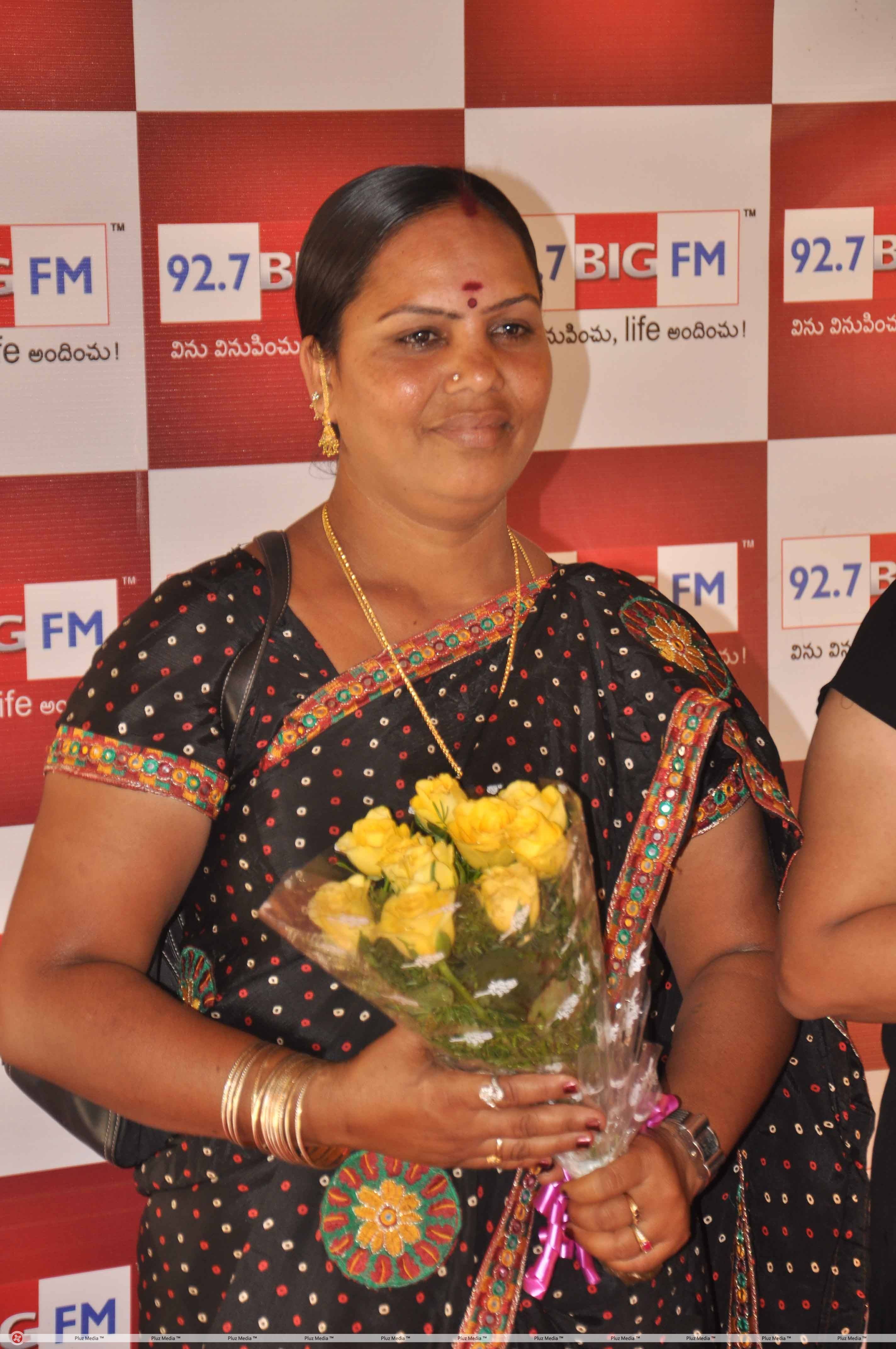 Nisha Agarwal Celebrates Mother's Day at 92.7 Big FM Photos | Picture 455613