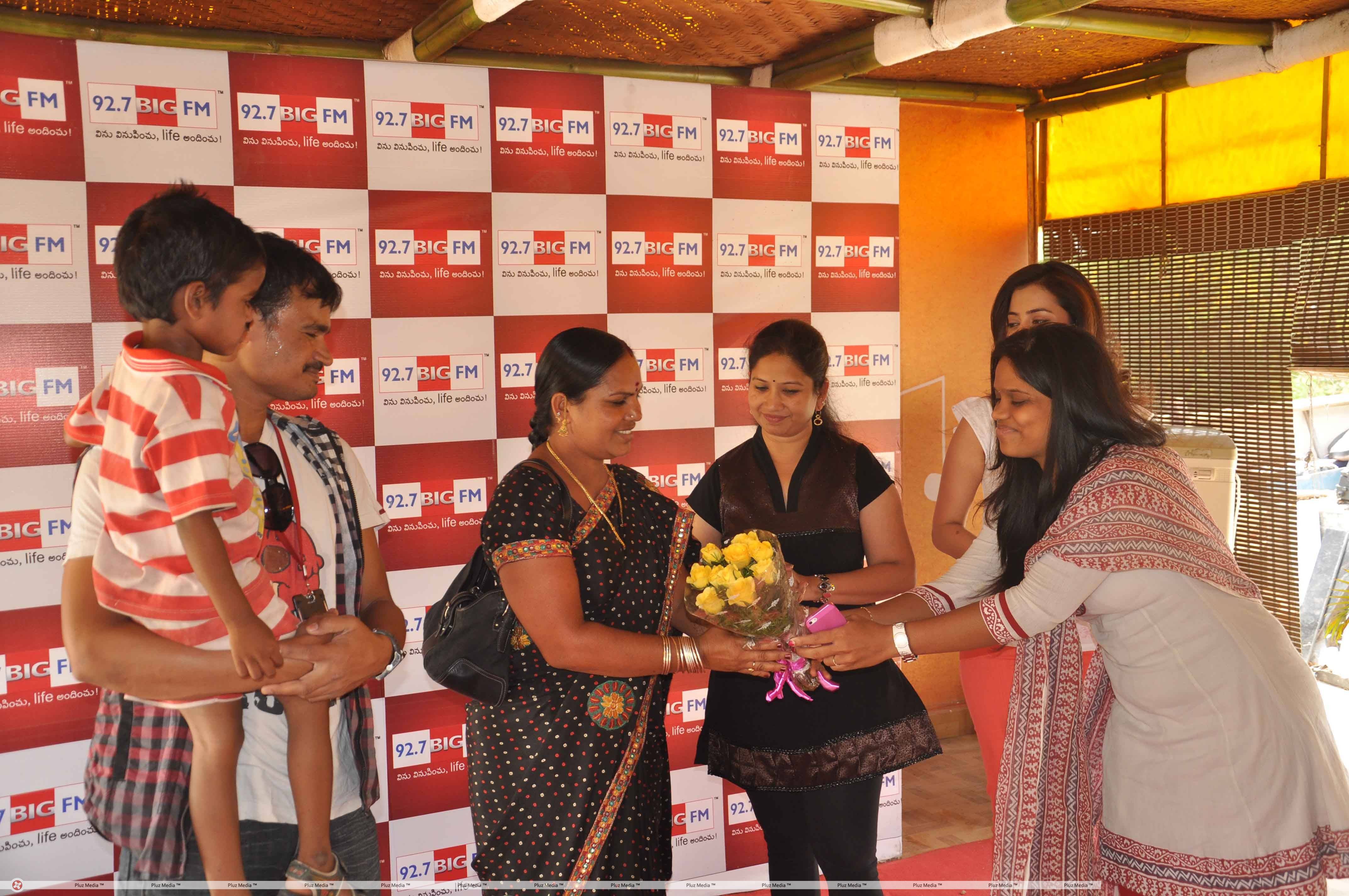 Nisha Agarwal Celebrates Mother's Day at 92.7 Big FM Photos | Picture 455617