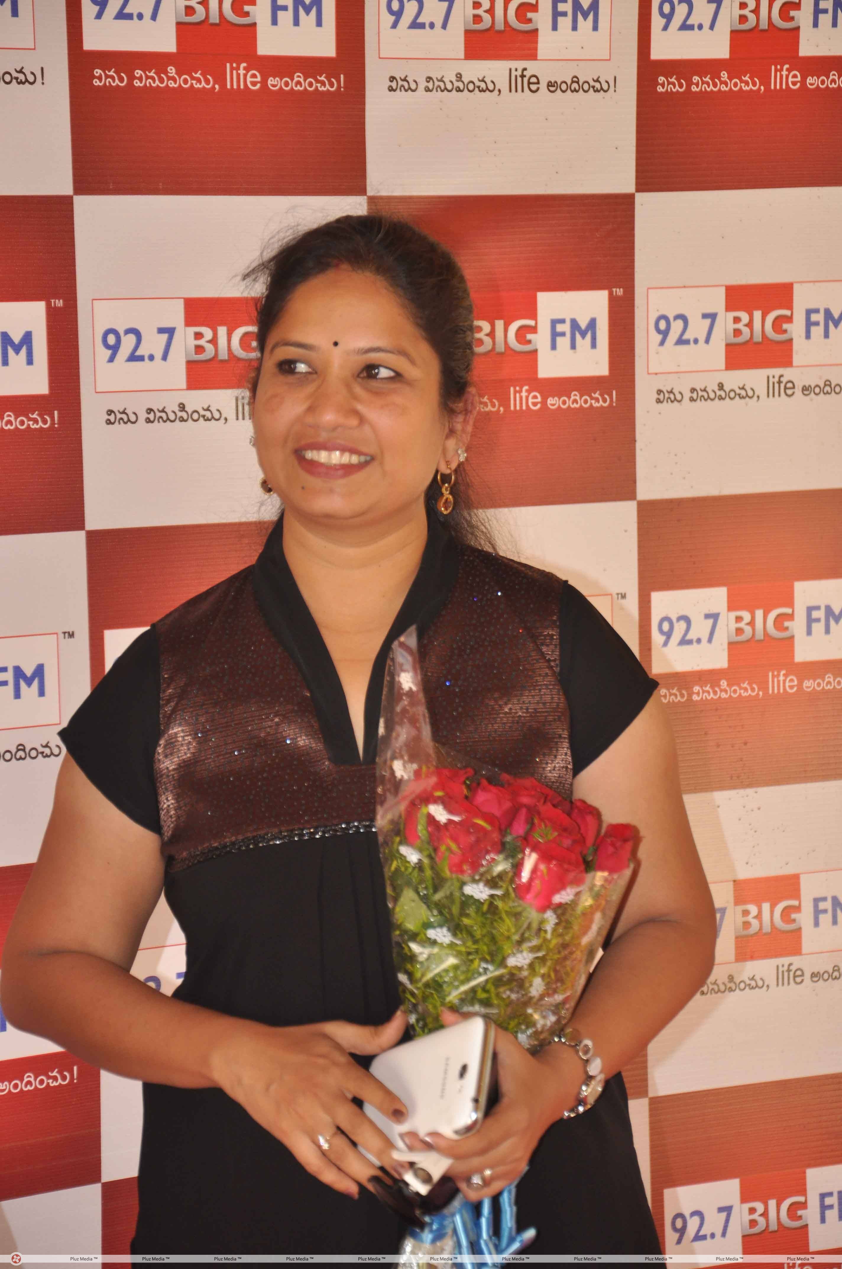 Nisha Agarwal Celebrates Mother's Day at 92.7 Big FM Photos | Picture 455632