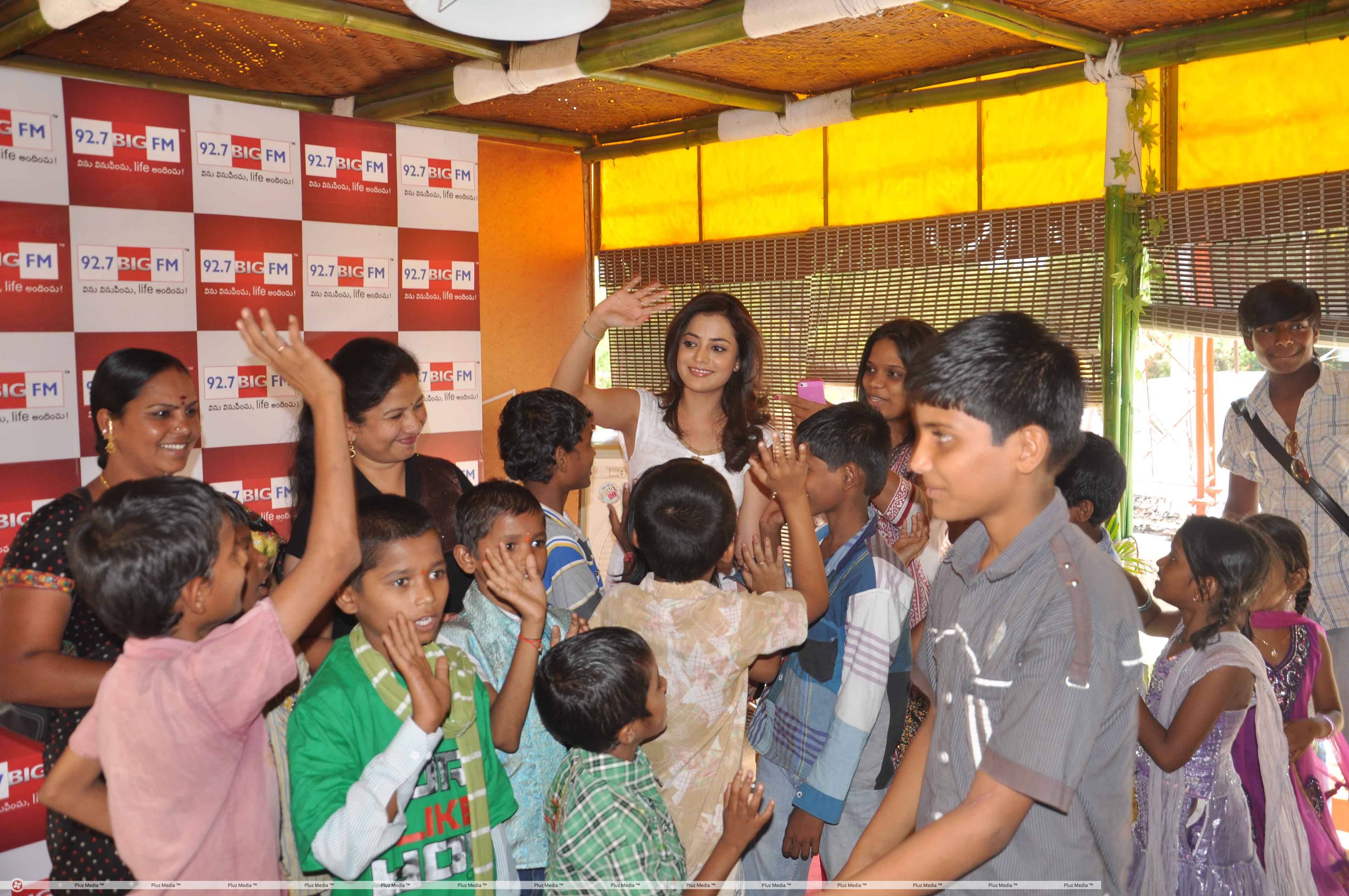 Nisha Agarwal Celebrates Mother's Day at 92.7 Big FM Photos | Picture 455634