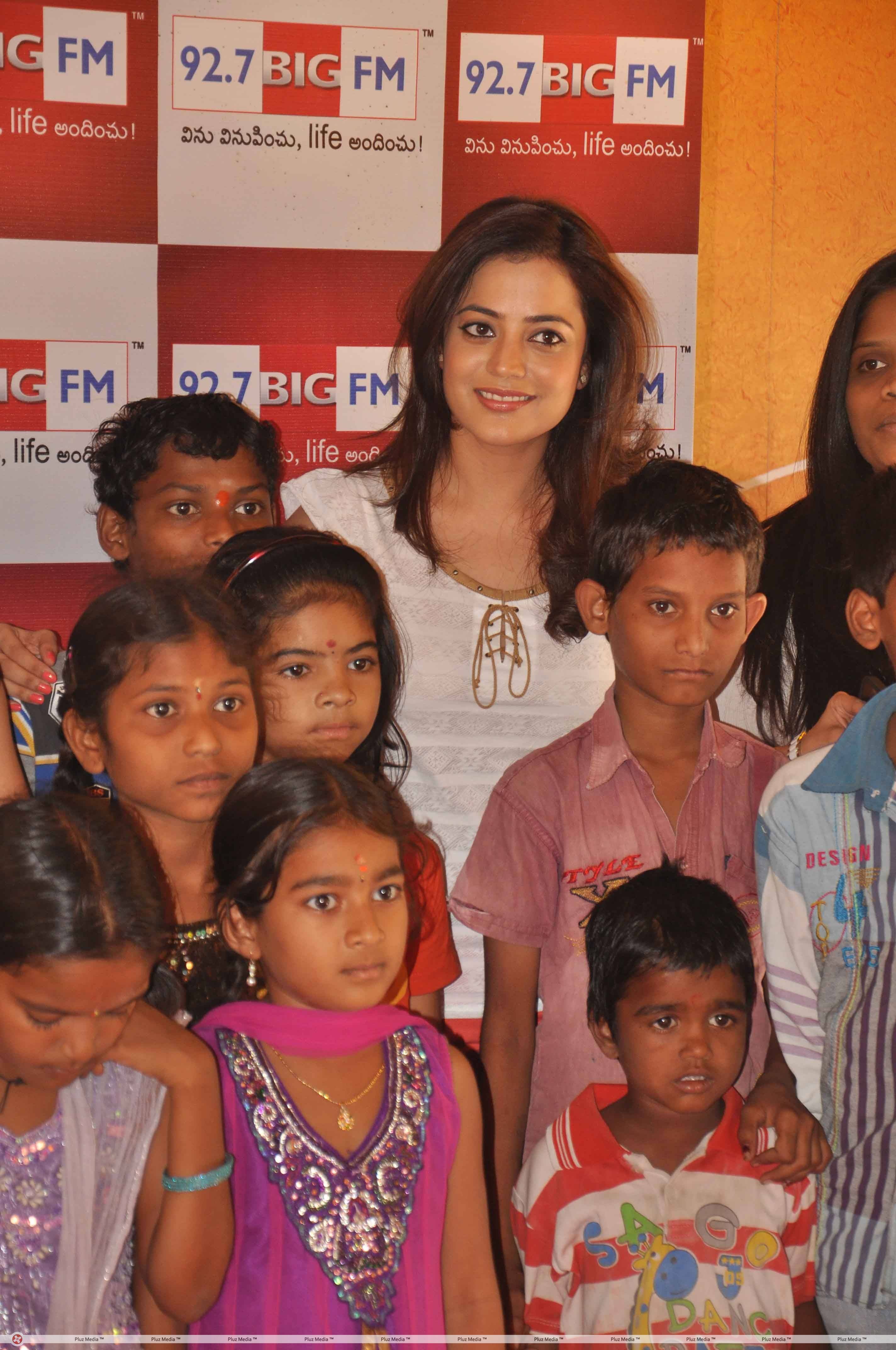 Nisha Agarwal Celebrates Mother's Day at 92.7 Big FM Photos | Picture 455641