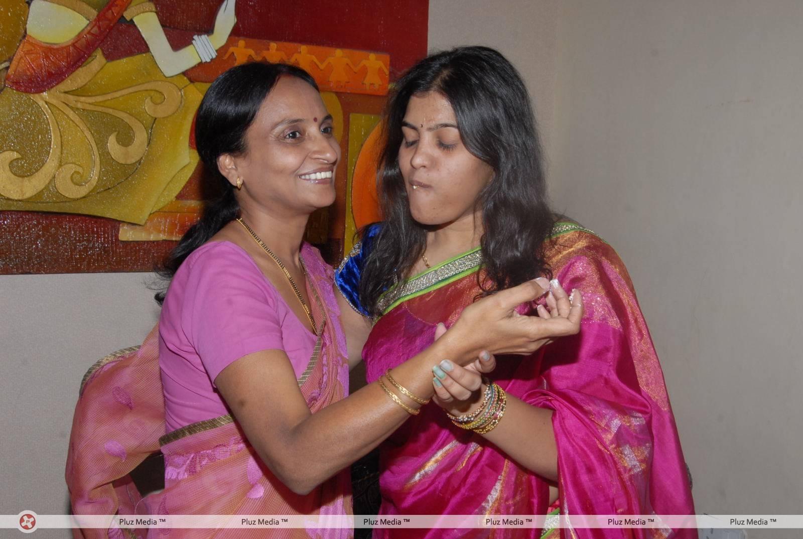 Nikitha Narayan Celebrates Mother's Day at Srihitha Designer Lounge Photos | Picture 456969