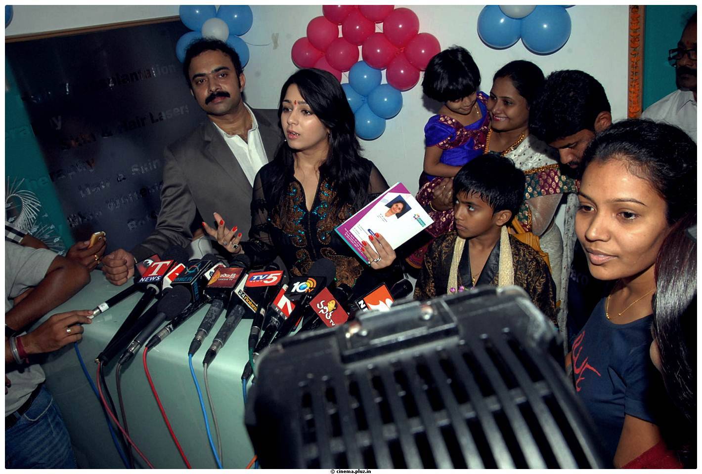 Charmi Launches Sreeroop Cosmetology Clinic Pictures | Picture 459328