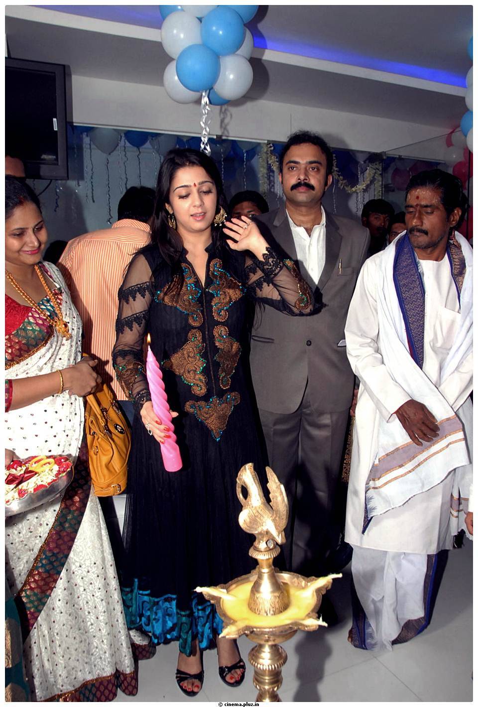 Charmi Launches Sreeroop Cosmetology Clinic Pictures | Picture 459383