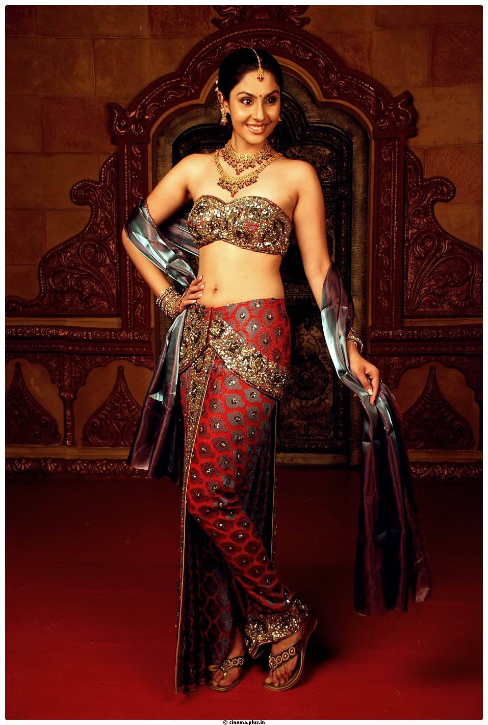 Divya Parameshwar Hot Images in Rajakota Rahasyam Movie | Picture 459392