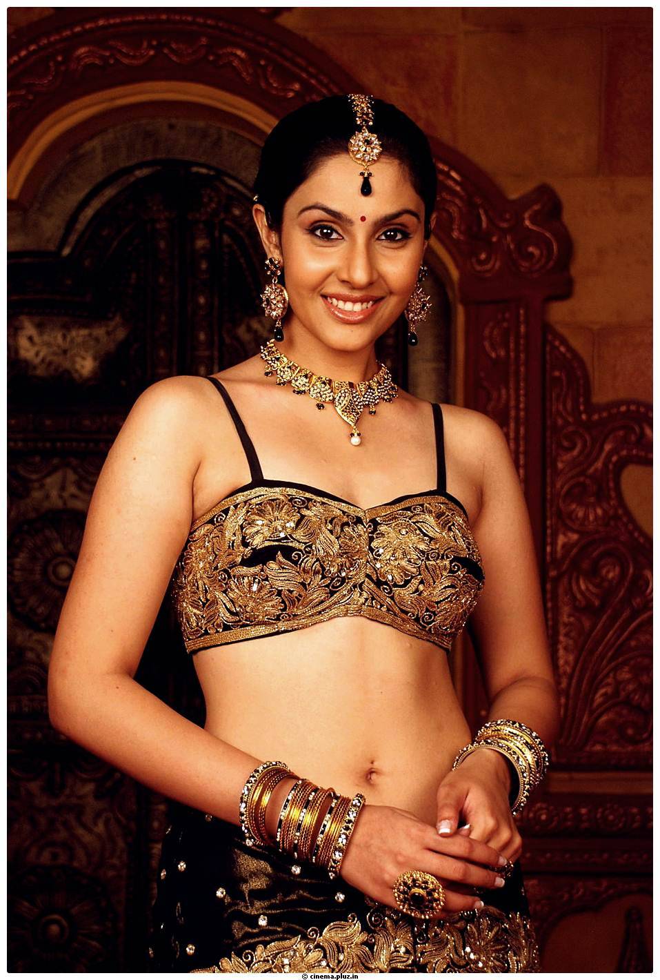 Divya Parameshwar Hot Images in Rajakota Rahasyam Movie | Picture 459401