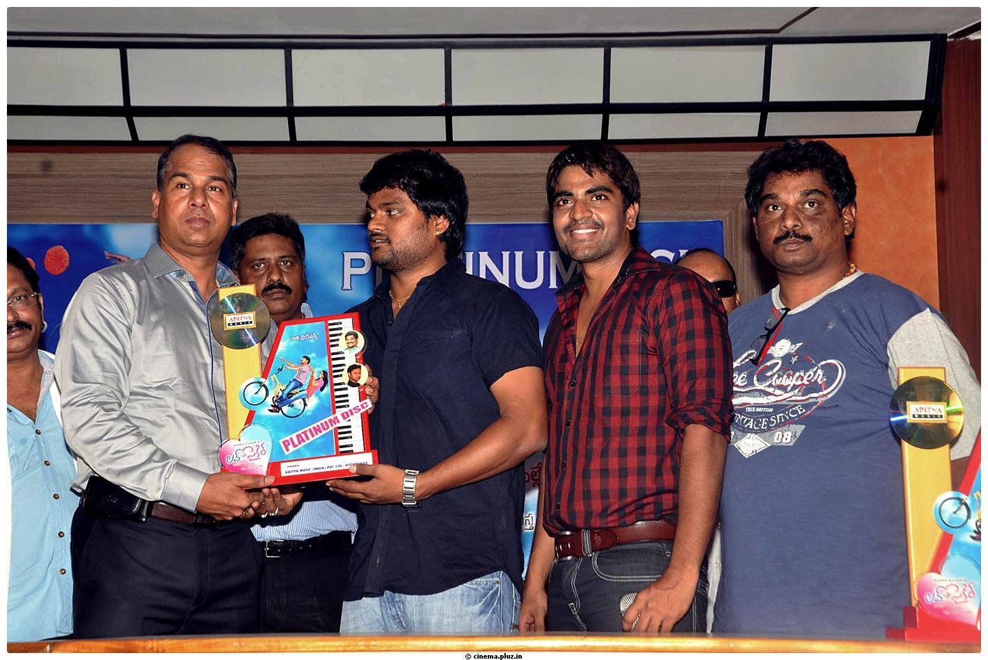 Love Cycle Movie Platinum Disc Function Photos | Picture 459898