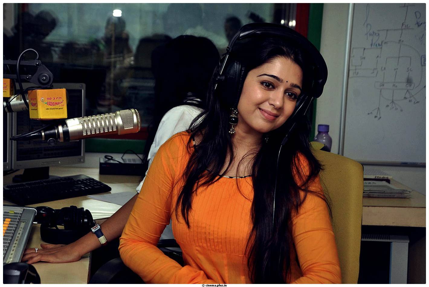 Charmy Kaur - Prema Oka Maikam@Radio Mirchi Tomorrow Charmi Birthday Cake Cutting Images | Picture 460113