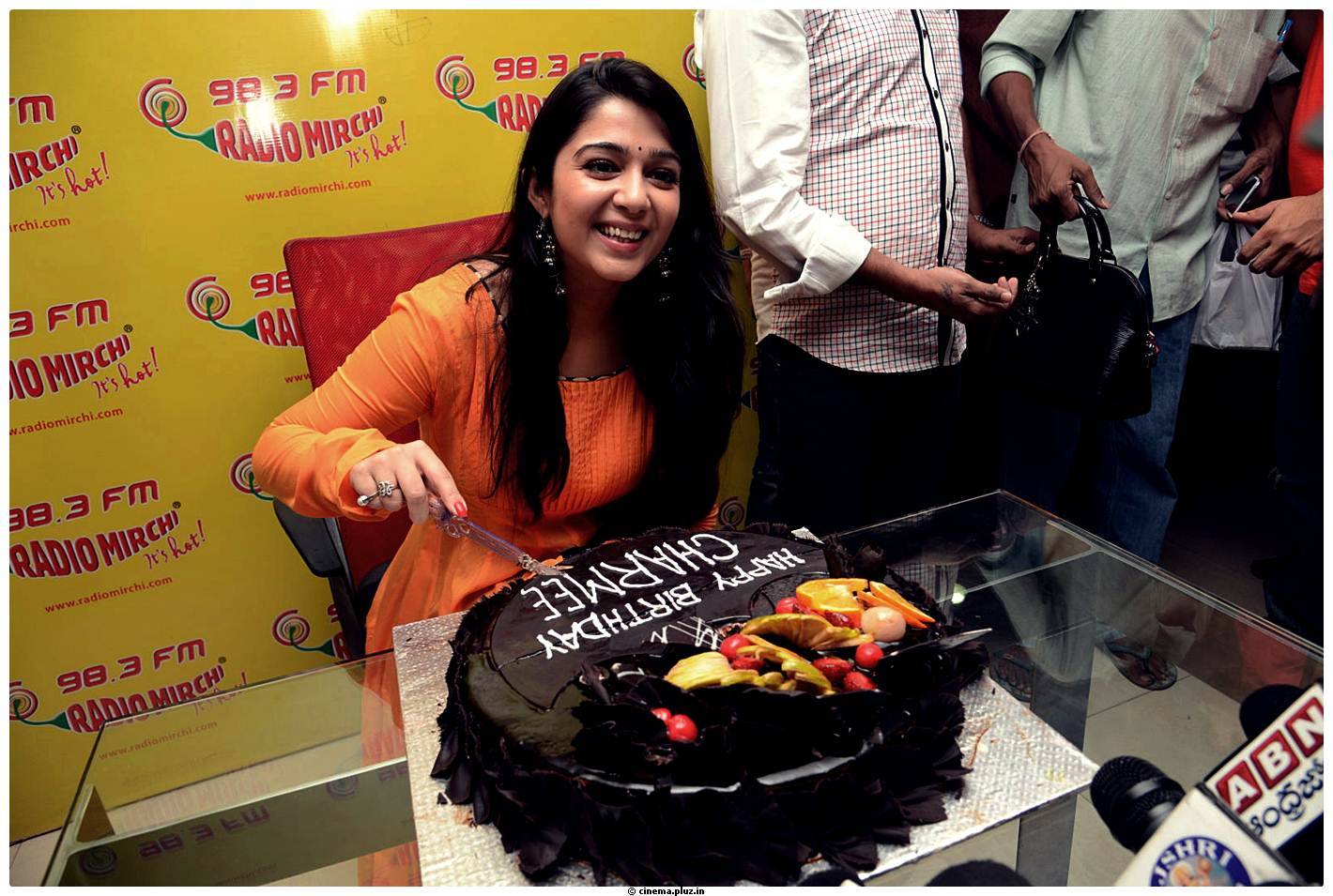 Charmy Kaur - Prema Oka Maikam@Radio Mirchi Tomorrow Charmi Birthday Cake Cutting Images | Picture 460125