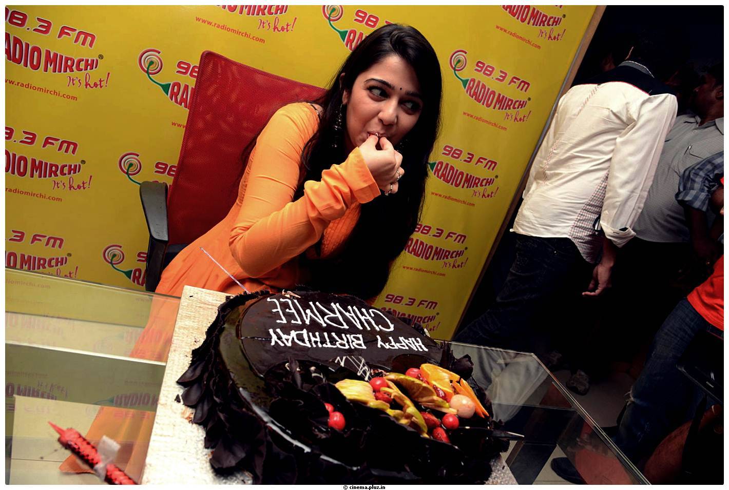 Charmy Kaur - Prema Oka Maikam@Radio Mirchi Tomorrow Charmi Birthday Cake Cutting Images | Picture 460137