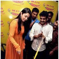 Charmy Kaur - Prema Oka Maikam@Radio Mirchi Tomorrow Charmi Birthday Cake Cutting Images | Picture 460100