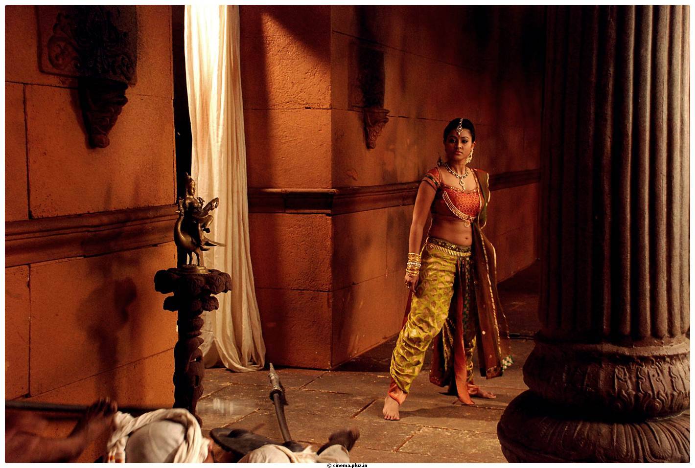 Sneha Hot Photos in Rajakota Rahasyam movie | Picture 459516