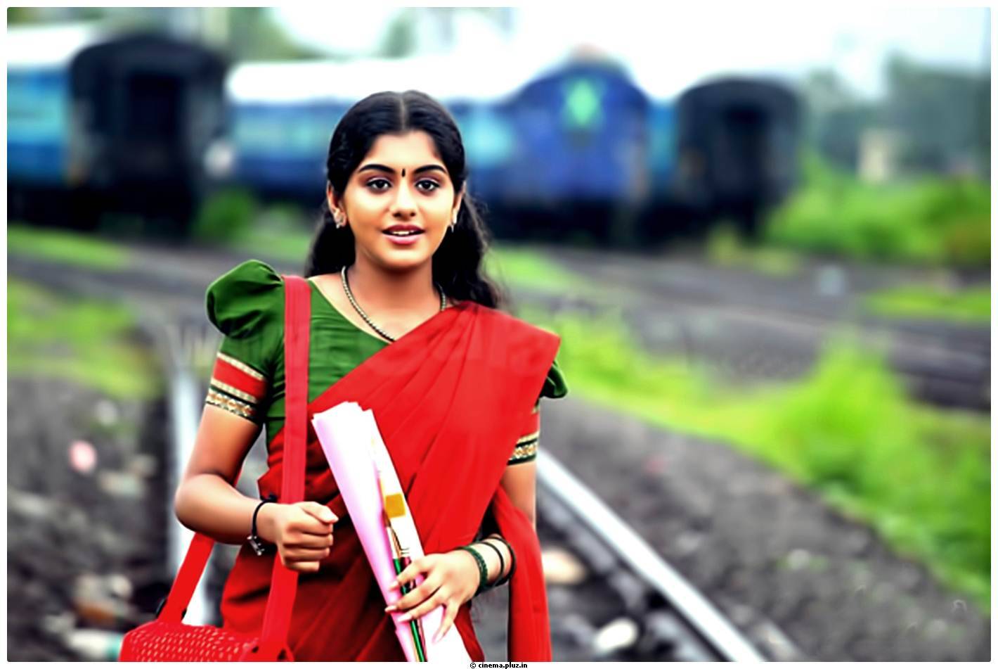 Meera Nandan - Meera nandan Latest Stills in Doravari Satram Movie | Picture 462628